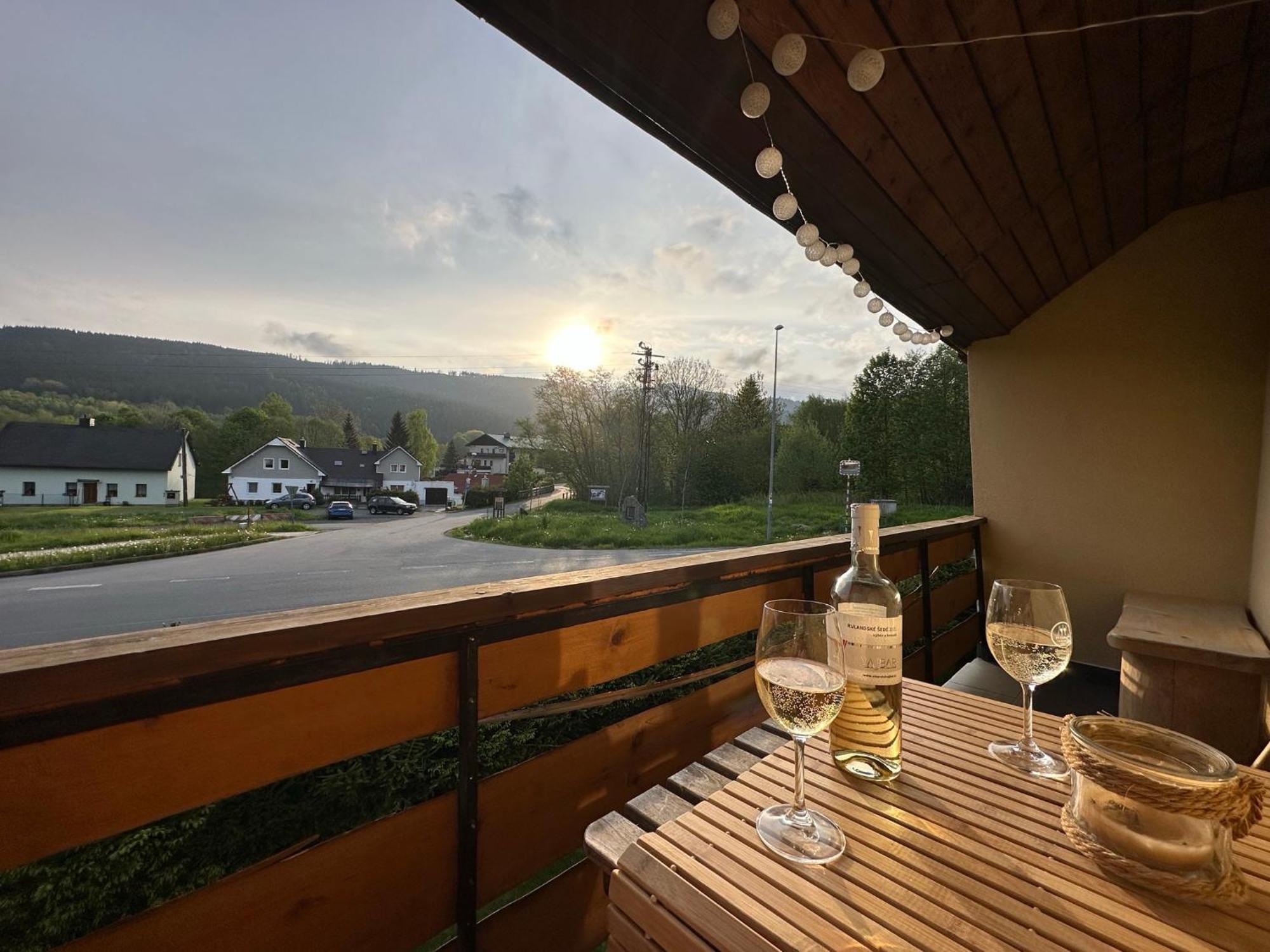 Apartmán s výhledem na Jezerní stěnu Železná Ruda Exterior foto